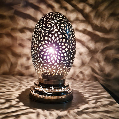 Lámpara de mesa marroquí, El huevo