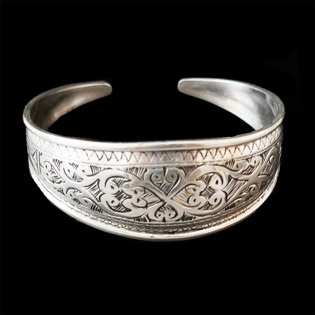 Moroccan Sterling Silver Bangle for her, BC00237