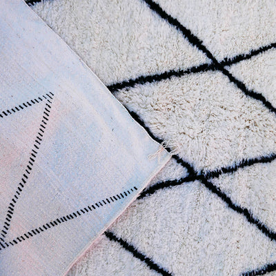 genuine beni ouarain handmade abstract wool moroccan rug berber diamonds carpet