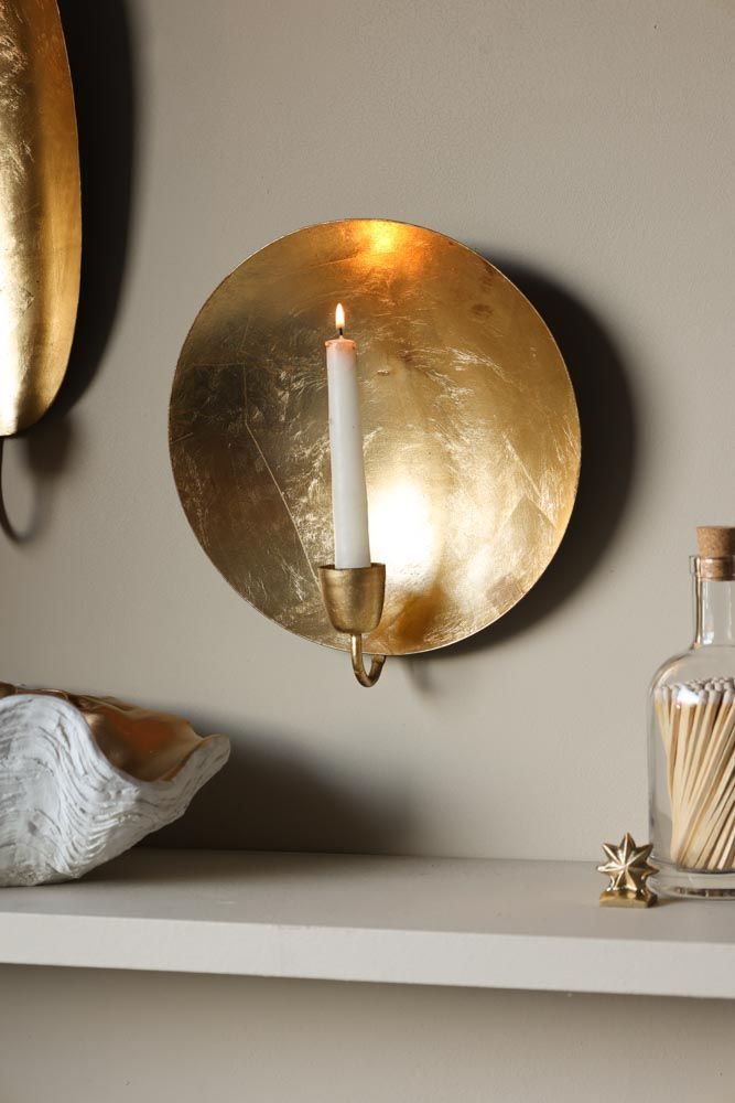 Round-gold-leaf-candlestick-holder-wall-sconce-lores-xmas-lifestyle1
